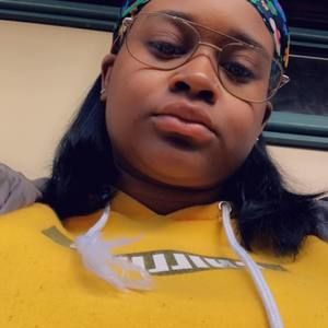 Meet your Posher, Alexis